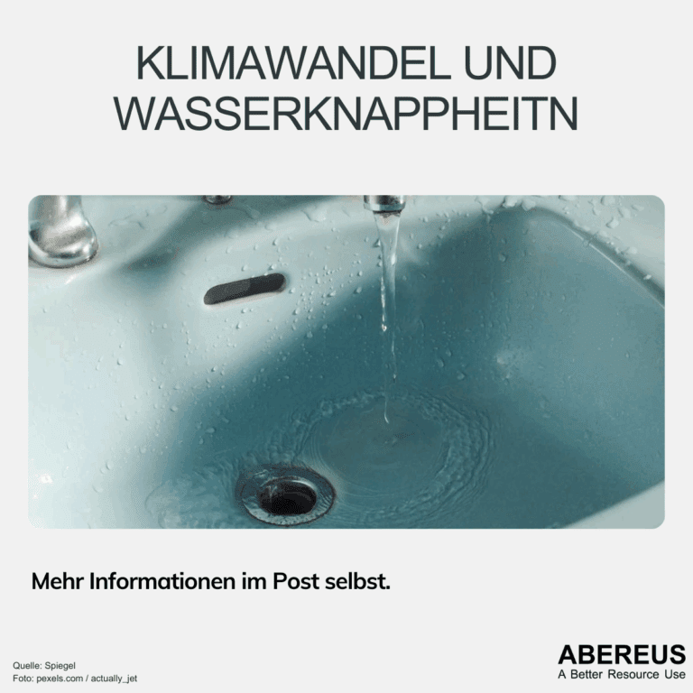Auf dem Foto ist ein laufender Wasserhahn zu sehen. Das Waschbecken ist in einem Hellblau und leicht im Hintergrund.