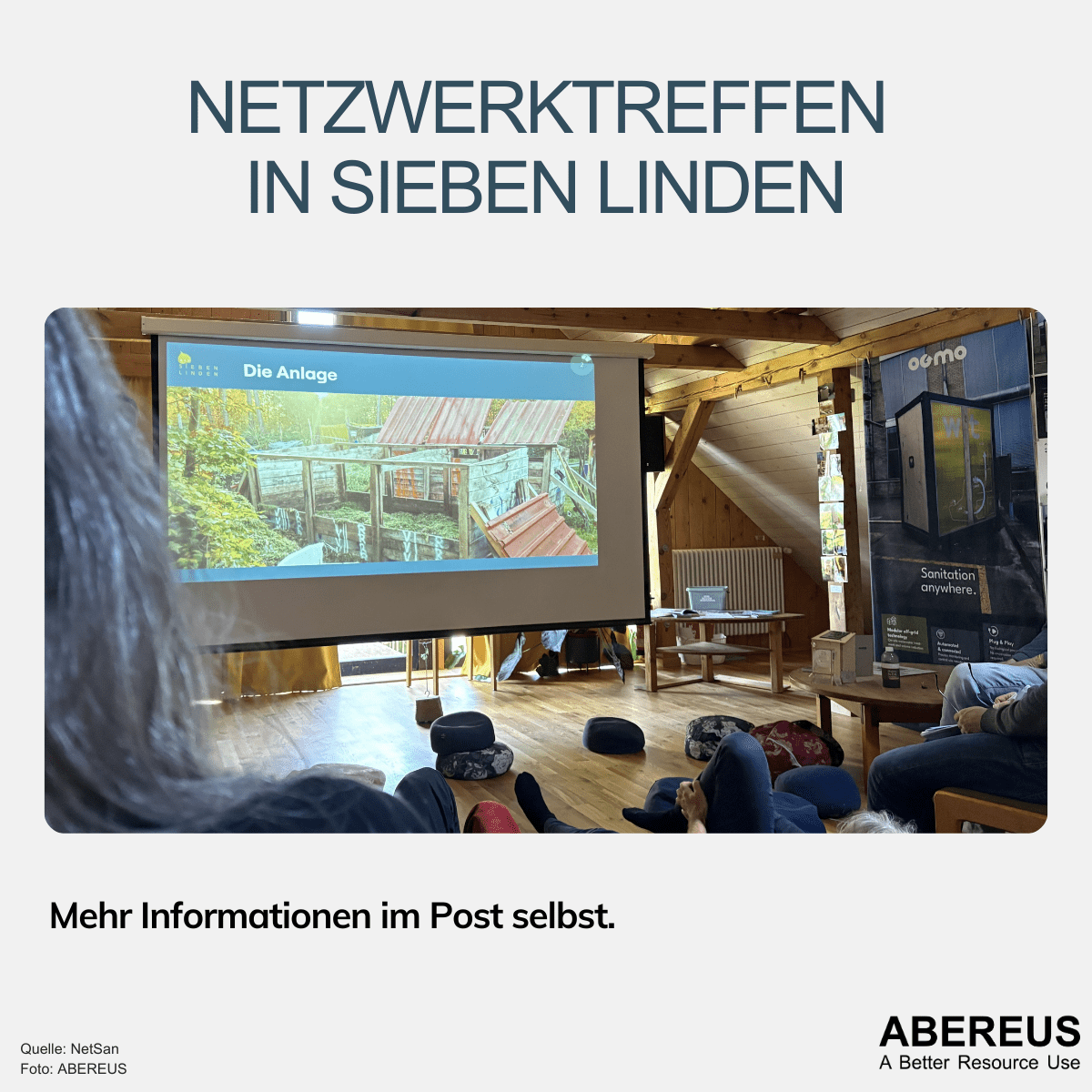 Die Überschrift über dem Bild lautet "Netzwerktreffen in Sieben Linden". Darunter ist ein Foto auf dem eine Präsentation über das Gelände gezeigt wird und Menschen interessiert davor liegen, sitzen.